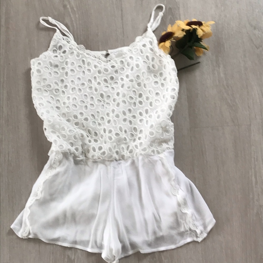 ❤SOLD❤White Lace Romper Size Medium